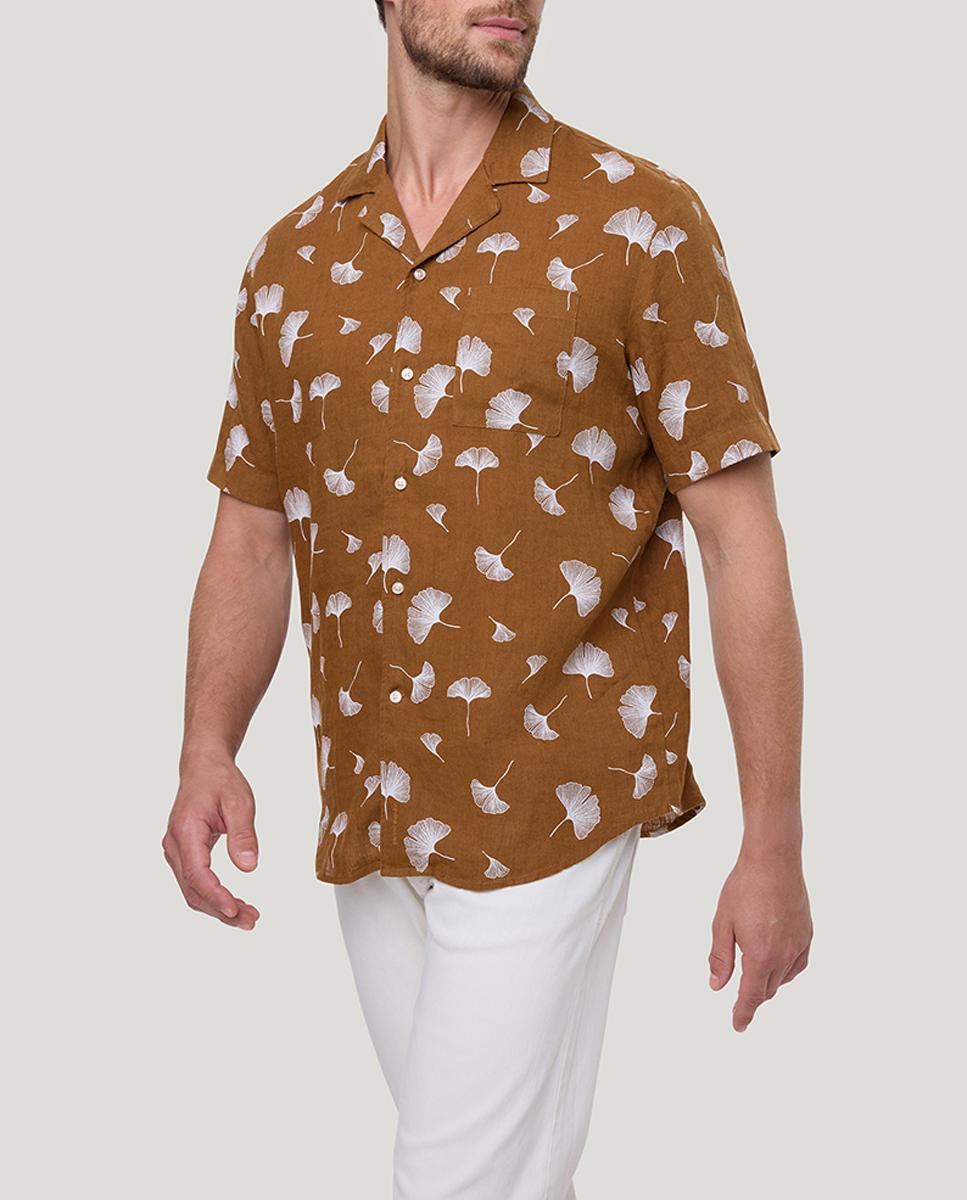 Imagen 0 de Camisa de hombre de lino con manga corta y diseño hojas