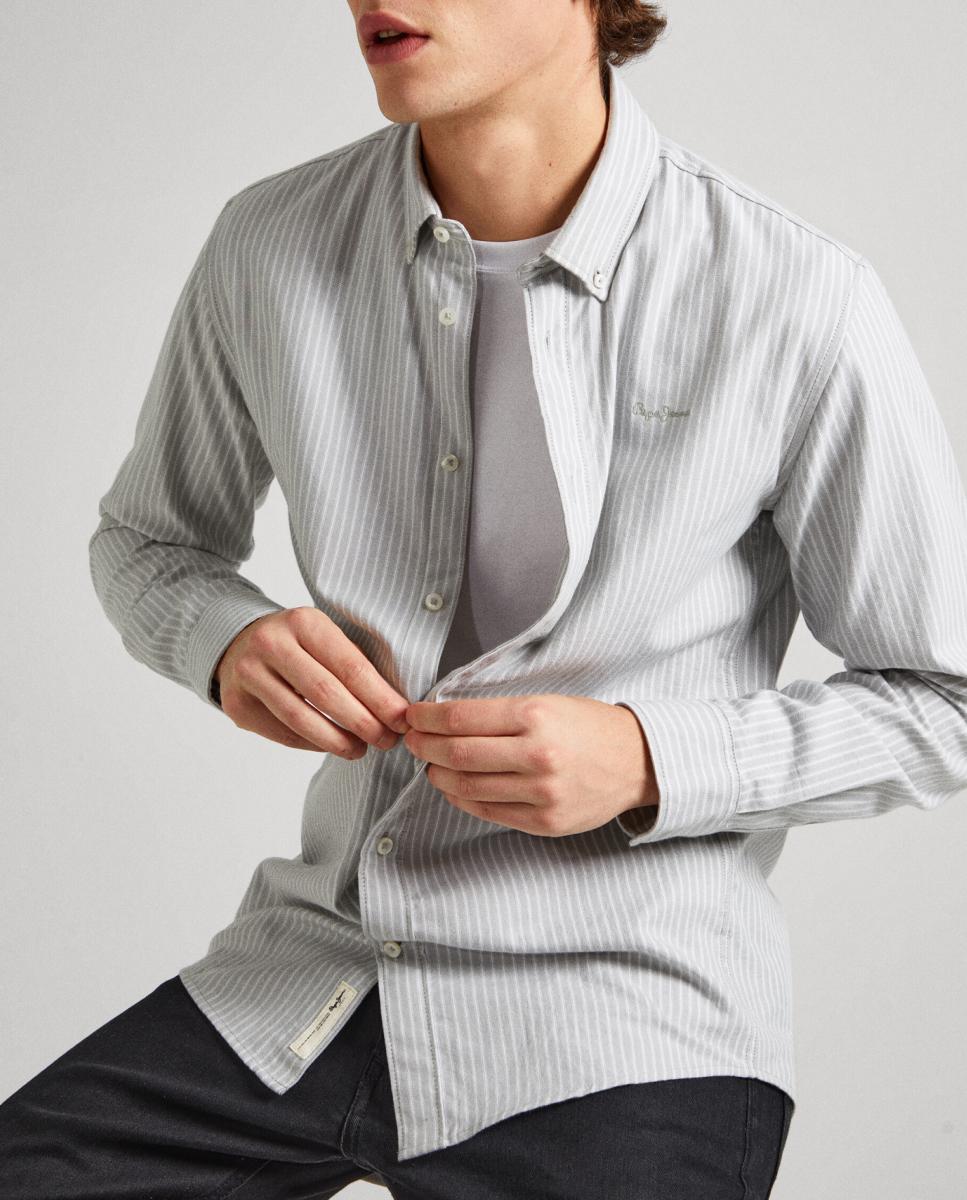 Imagen 0 de Camisa de hombre regular fit con estampado de rayas