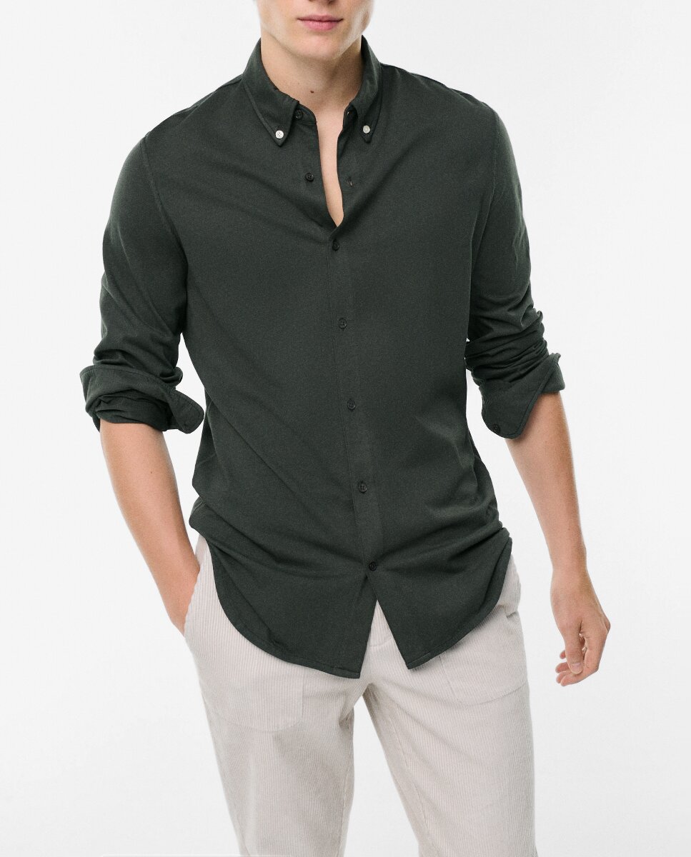 Imagen 0 de Camisa de manga larga, punto simple y cierre con botones.