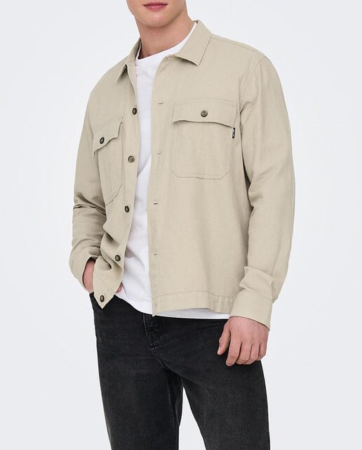 Imagen 0 de Sobrecamisa con bolsillos de hombre