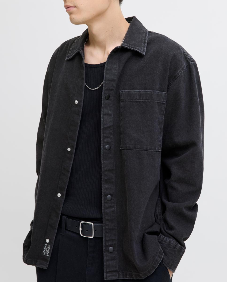 Imagen 0 de Sobrecamisa vaquera de hombre con bolsillo lateral
