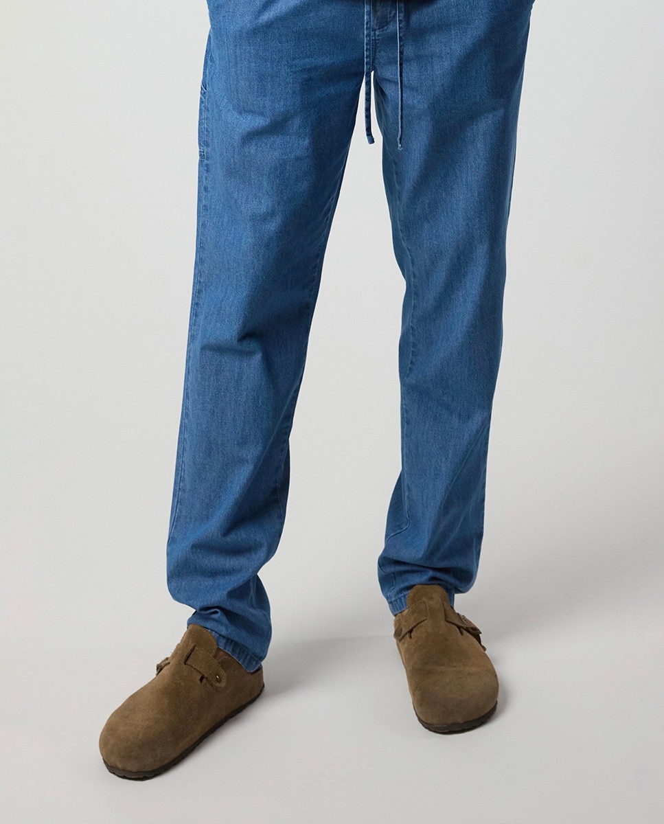 Imagen 0 de Pantalón jogger efecto denim de hombre