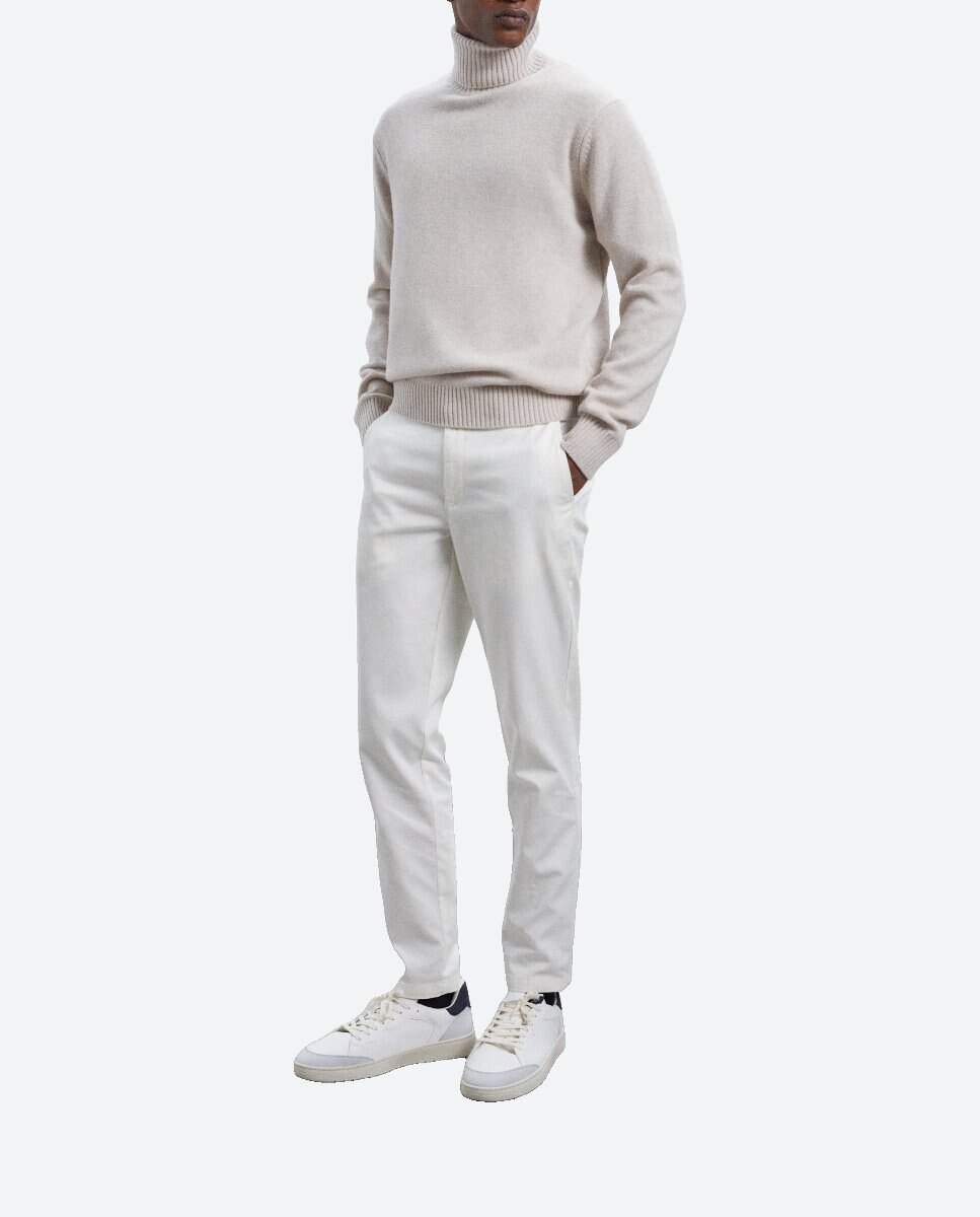 Imagen 0 de Pantalones de tiro medio y bolsillos franceses.