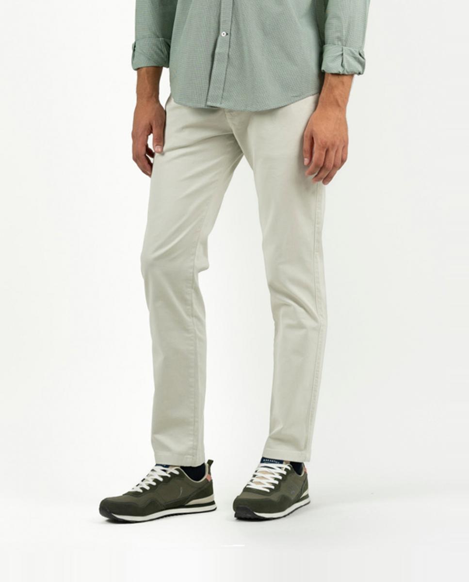 Imagen 0 de Pantalón chino sport con corte slim de hombre