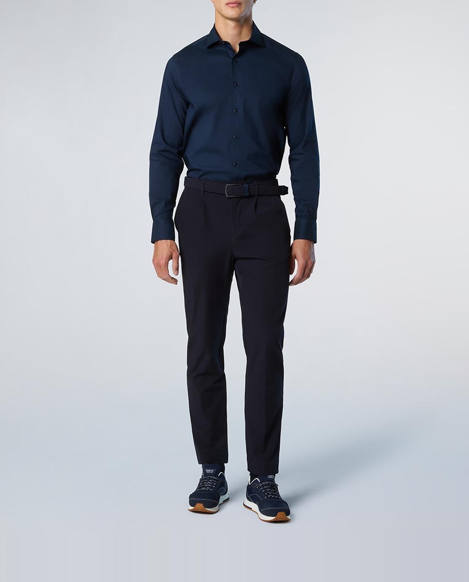 Imagen 0 de Chino regular fit con pinzas en tejido Ecotex elástico y bolsillo lateral con cremallera.
