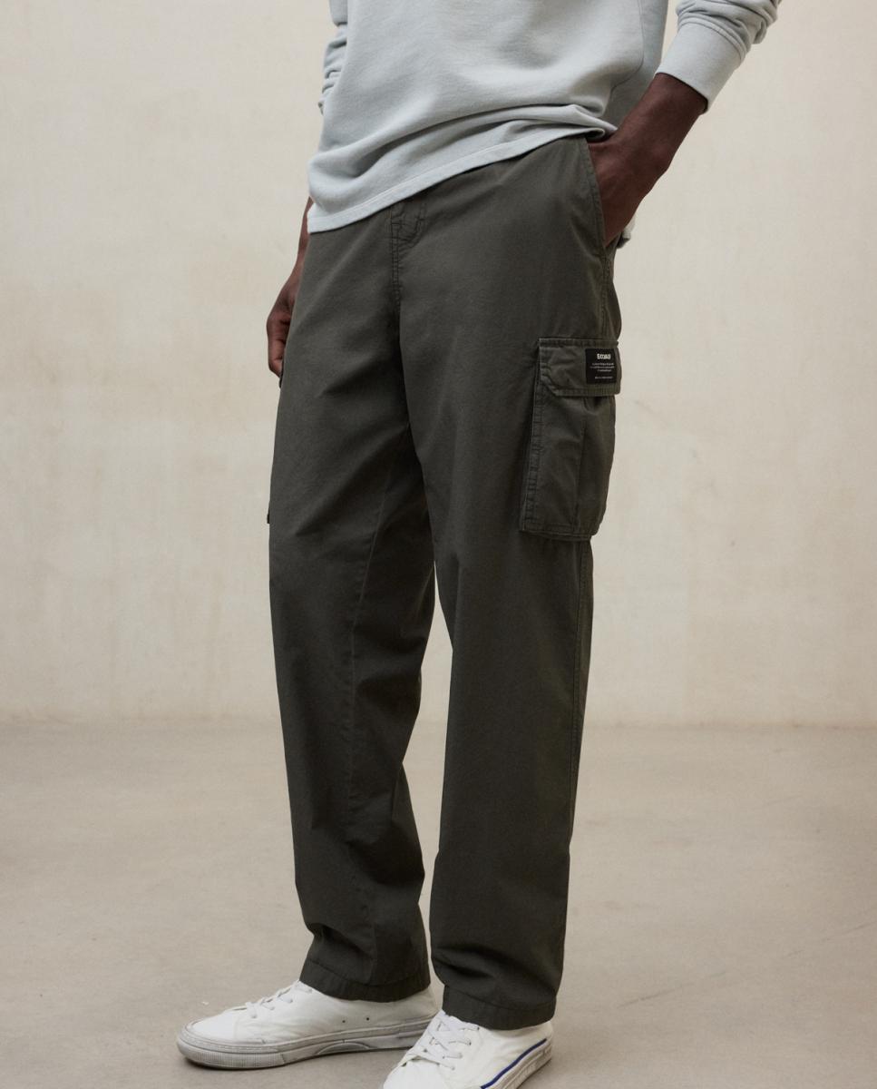 Imagen 0 de Pantalones hombre tiro medio y bolsillos franceses.