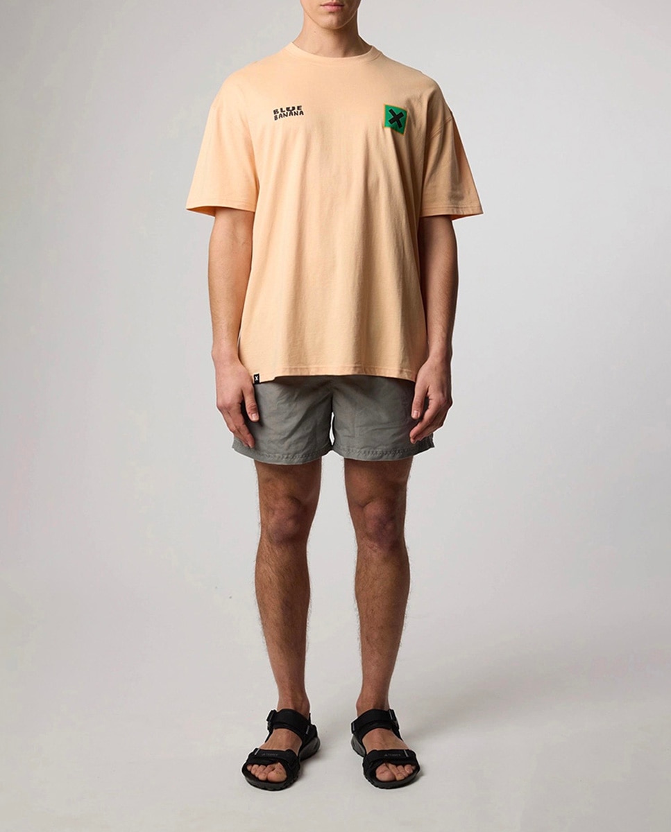 Imagen 0 de Camiseta con print delantero en la parte del pecho y trasero de hombre