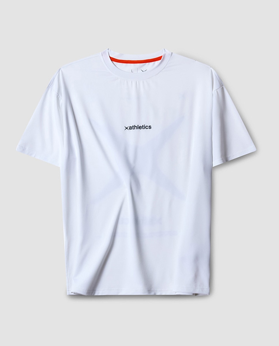 Imagen 0 de Camiseta deportiva fabricada con poliéster, de secado rápido, UV50 y repelente al agua de hombre