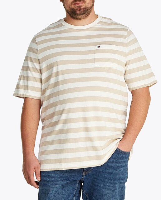 Imagen 0 de Camiseta de caballero con bolsillo y estampado a rayas tallas grandes