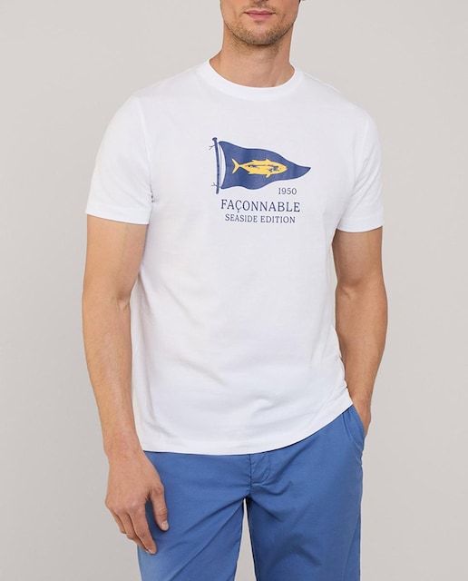 Imagen 0 de Camiseta de hombre manga corta con estampado de pez sobre  bandera