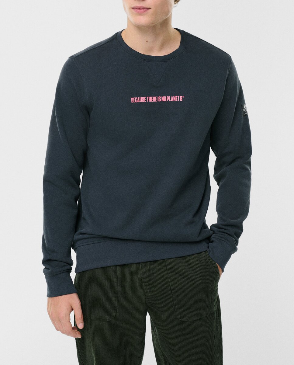 Imagen 0 de Sudadera con fit regular, cuello redondo y print en el frente.