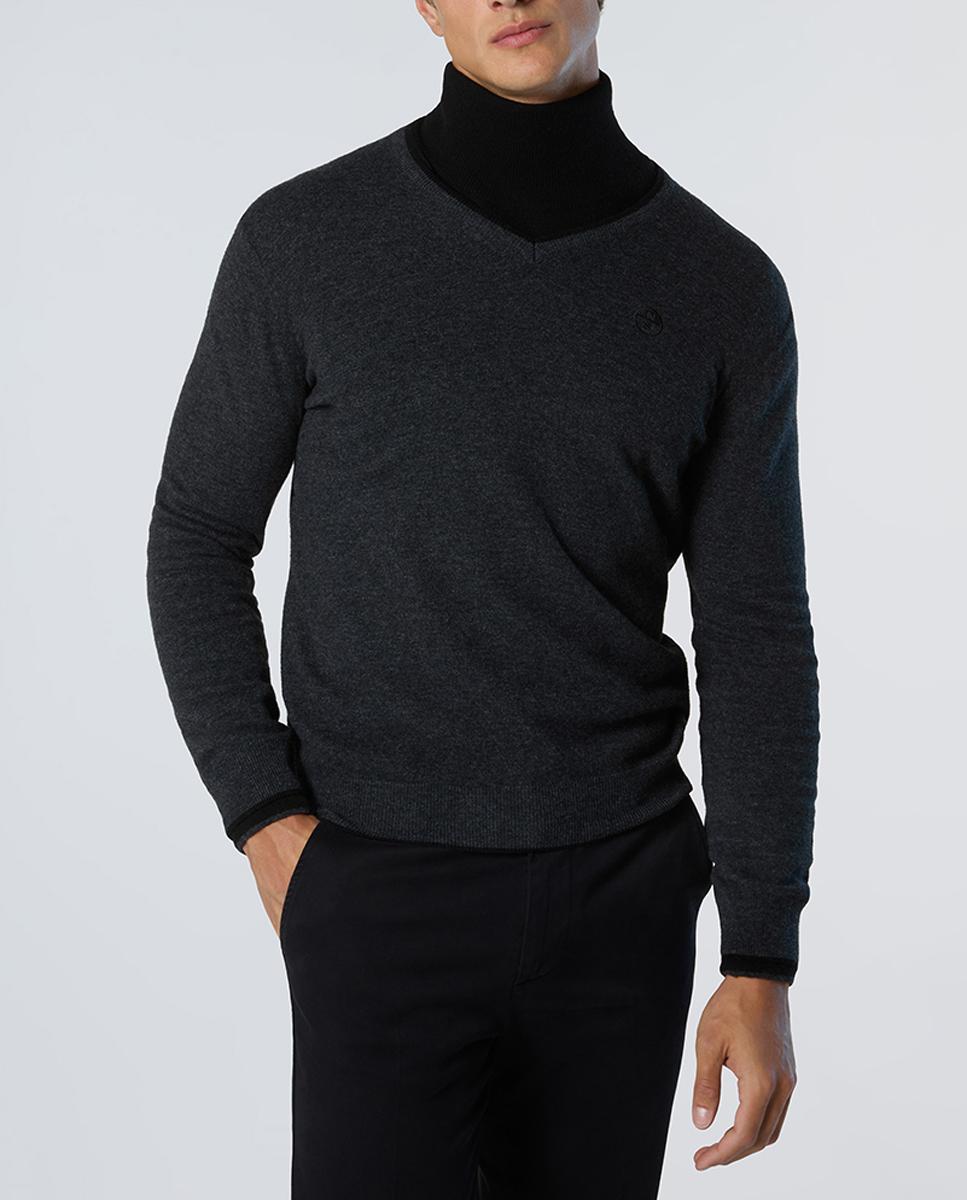 Imagen 0 de Jersey de pico en cashmere reciclado con vivos en contraste y logo bordado.