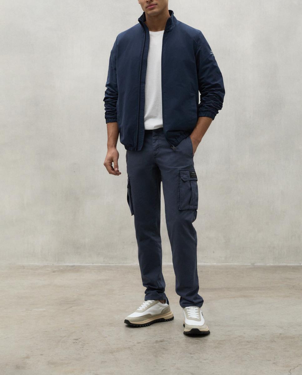 Imagen 0 de La chaqueta Seedor está hecha de 52% algodón orgánico y 48% nylon reciclado. Este material es la opción que empleamos