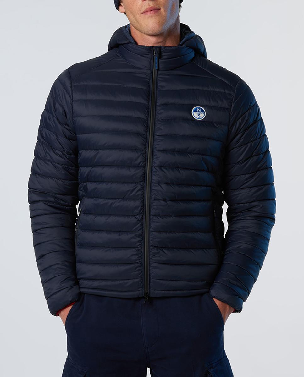 Imagen 0 de Chaqueta ultraligera en nylon reciclado con relleno térmico y capucha desmontable.