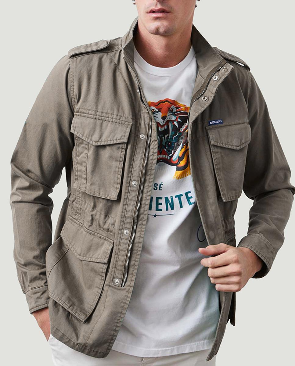 Imagen 0 de Chaqueta sahariana de hombre lisa con bandera