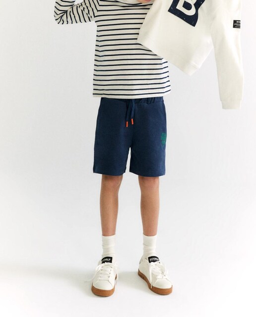 Imagen 0 de Pantalon corto niño con bolsillos laterales y bordado
