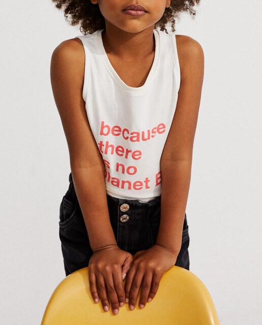 Imagen 0 de Camiseta niña  sin mangas con frase en pecho