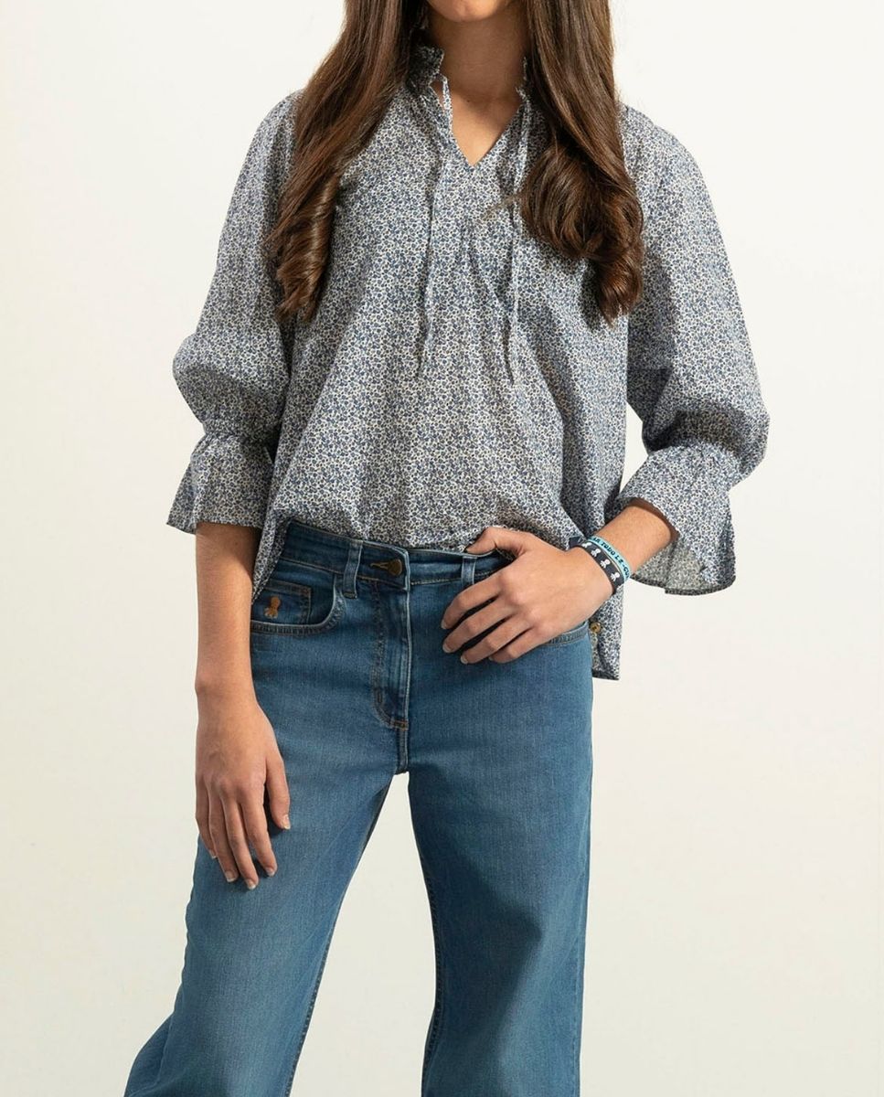 Imagen 0 de Blusa de niña teen pico flores