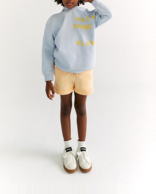 Imagen 0 de Sudadera niña con capucha y letras frontales, laterales y traseras