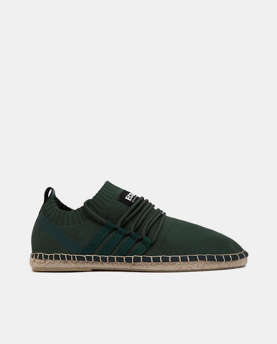 Imagen 0 de Alpargatas con diseño tipo slip-on, cordones elásticos y suela de yute.