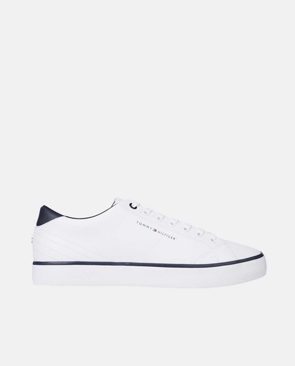 Imagen 0 de Zapatillas de hombre tipo casco bajas en piel con logotipo lateral