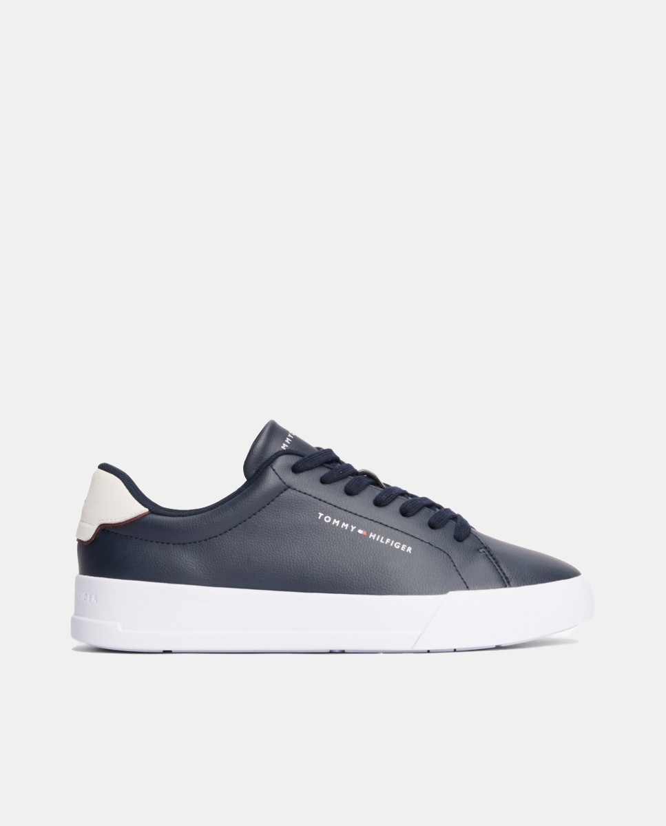 Imagen 0 de Zapatillas tipo casco de piel con logo de hombre