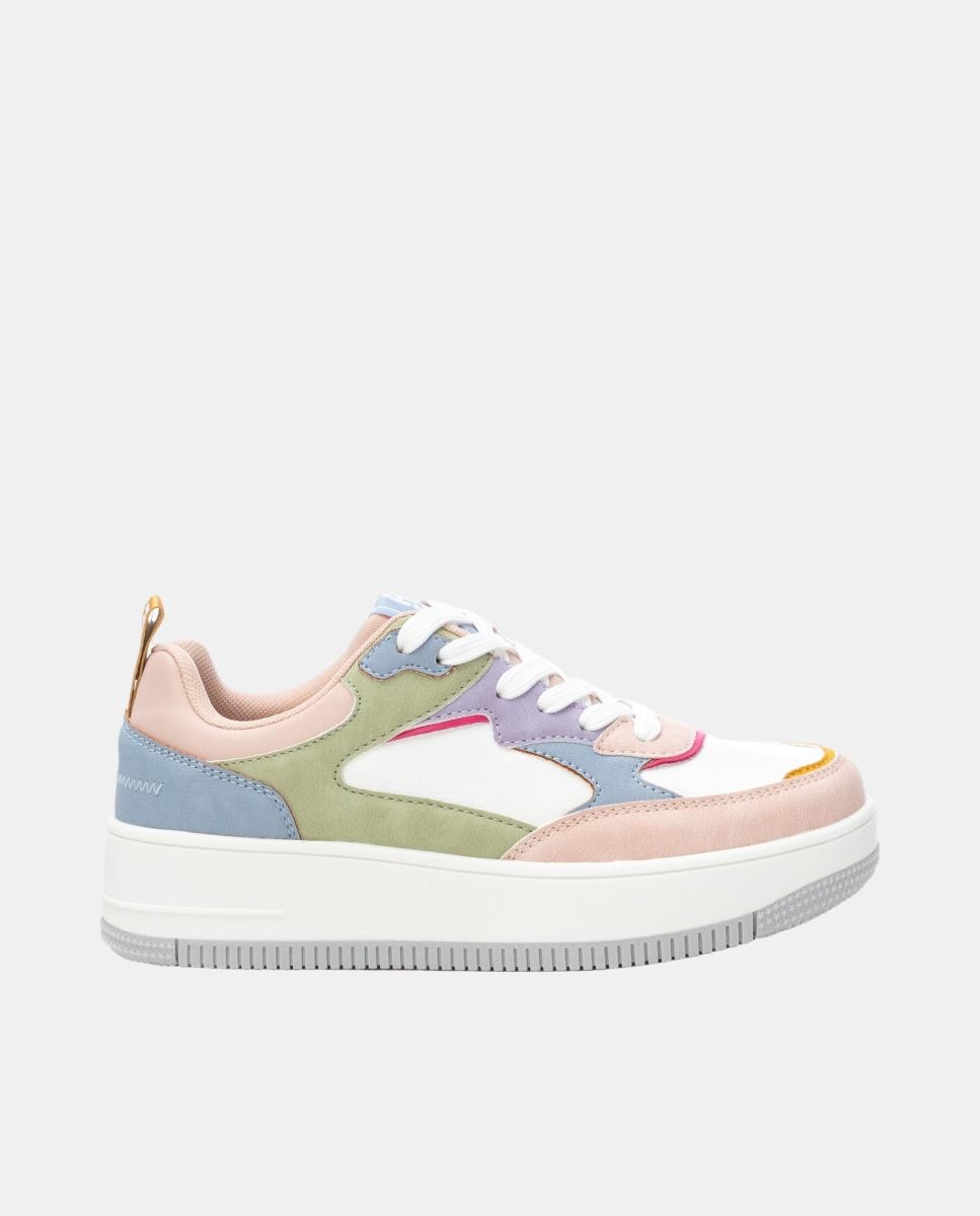 Imagen 0 de Zapatilla de mujer,plana con cordon