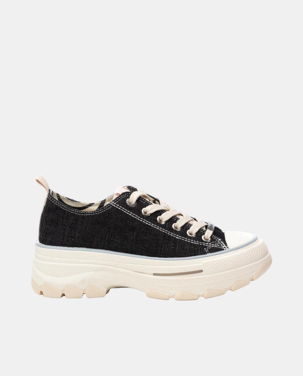 Imagen 0 de Zapatilla de mujer,plana con cordon