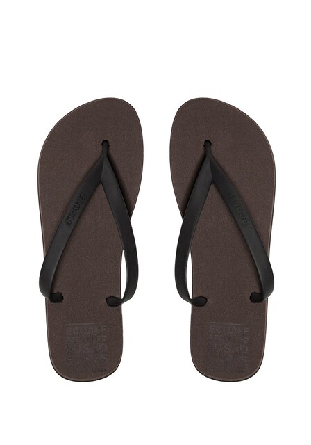 Imagen 0 de Chanclas flip flop lisas con logo en el talón hechas a partir de ruedas recicladas.
