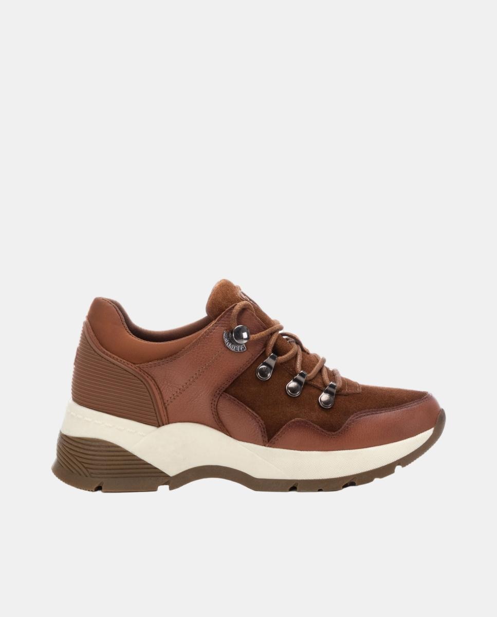 Imagen 0 de Zapatilla de mujer de piel con cordones