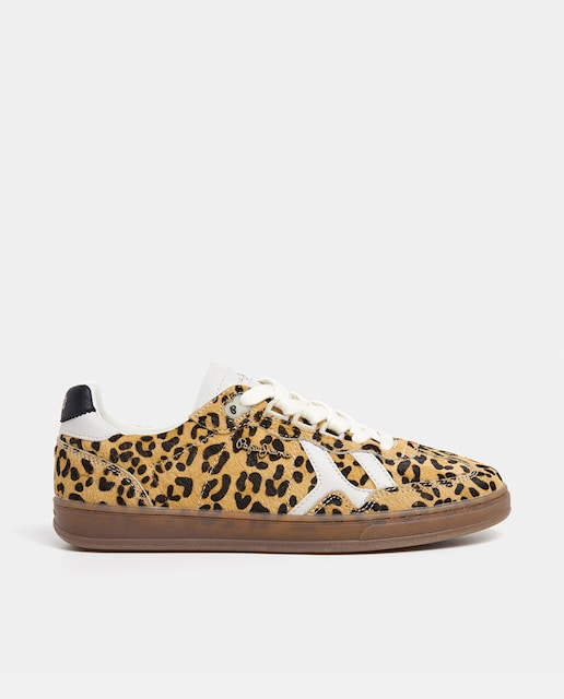 Imagen 0 de Zapatilla deportiva de mujer Ball Top tipo casco y animal print