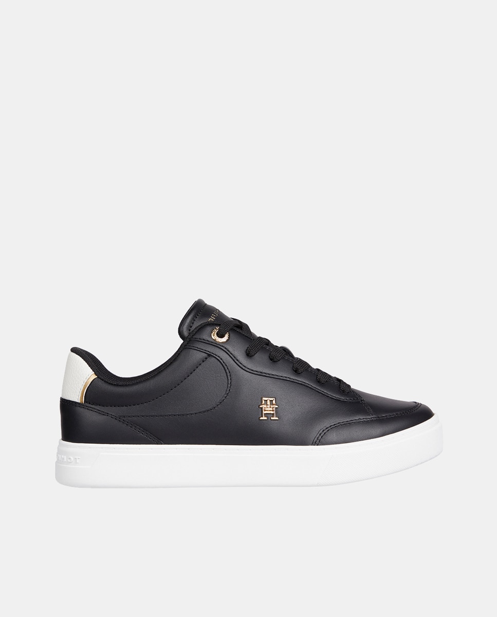 Imagen 0 de Zapatillas de mujer tipo casco bajas piel