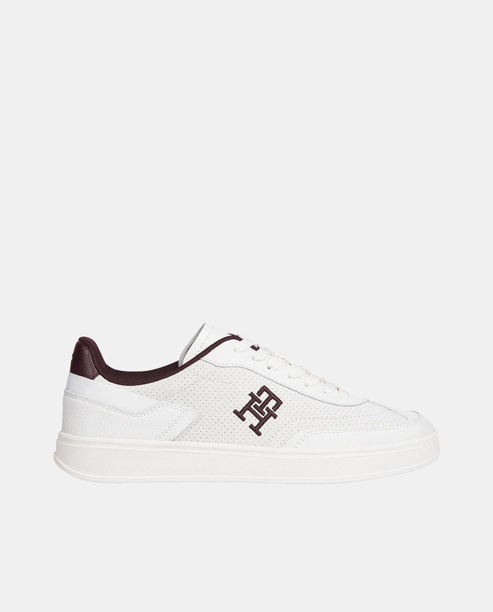 Imagen 0 de Zapatillas de mujer tipo casco bajas piel