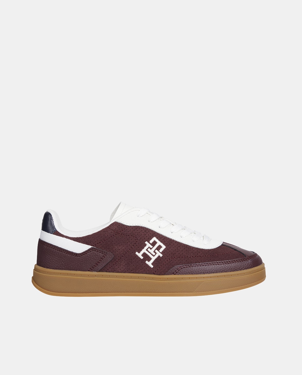 Imagen 0 de Zapatillas de mujer tipo casco bajas piel