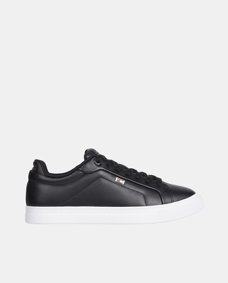 Imagen 0 de Zapatillas de mujer tipo casco bajas piel