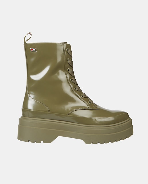 Imagen 0 de Botines de mujer estilo biker con acabado acharolado