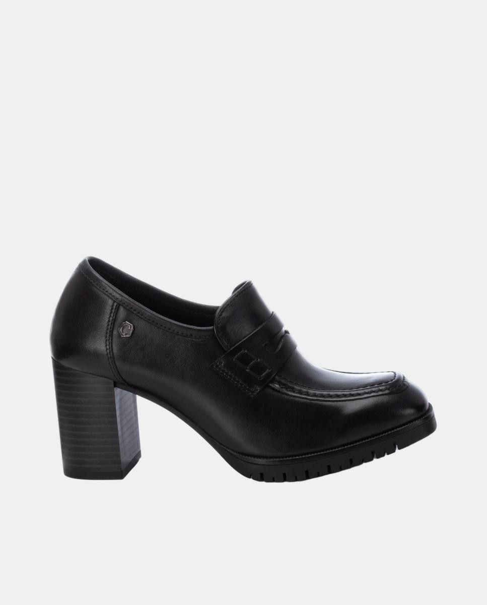 Imagen 0 de Mocasín de mujer de piel con tacón ancho