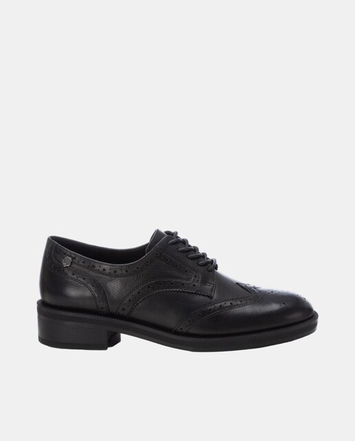 Imagen 0 de Mocasín de mujer de piel con calados decorativos