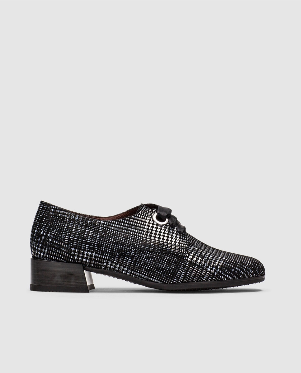 Imagen 0 de Zapatos de tacón Hispanitas con punta redondeada tipo blucher con lazada