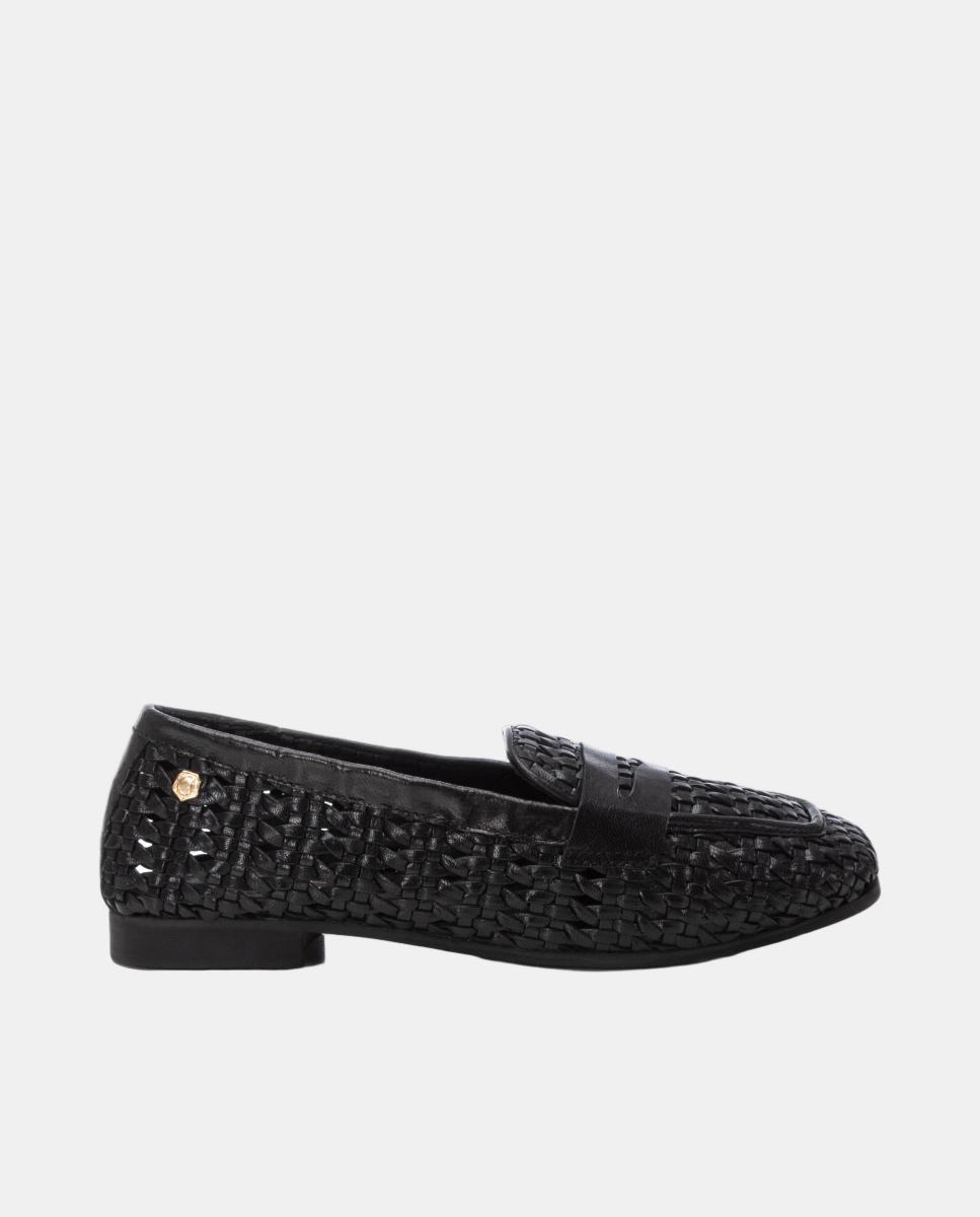 Imagen 0 de Mocasín de mujer, en piel con diseño entrelazado