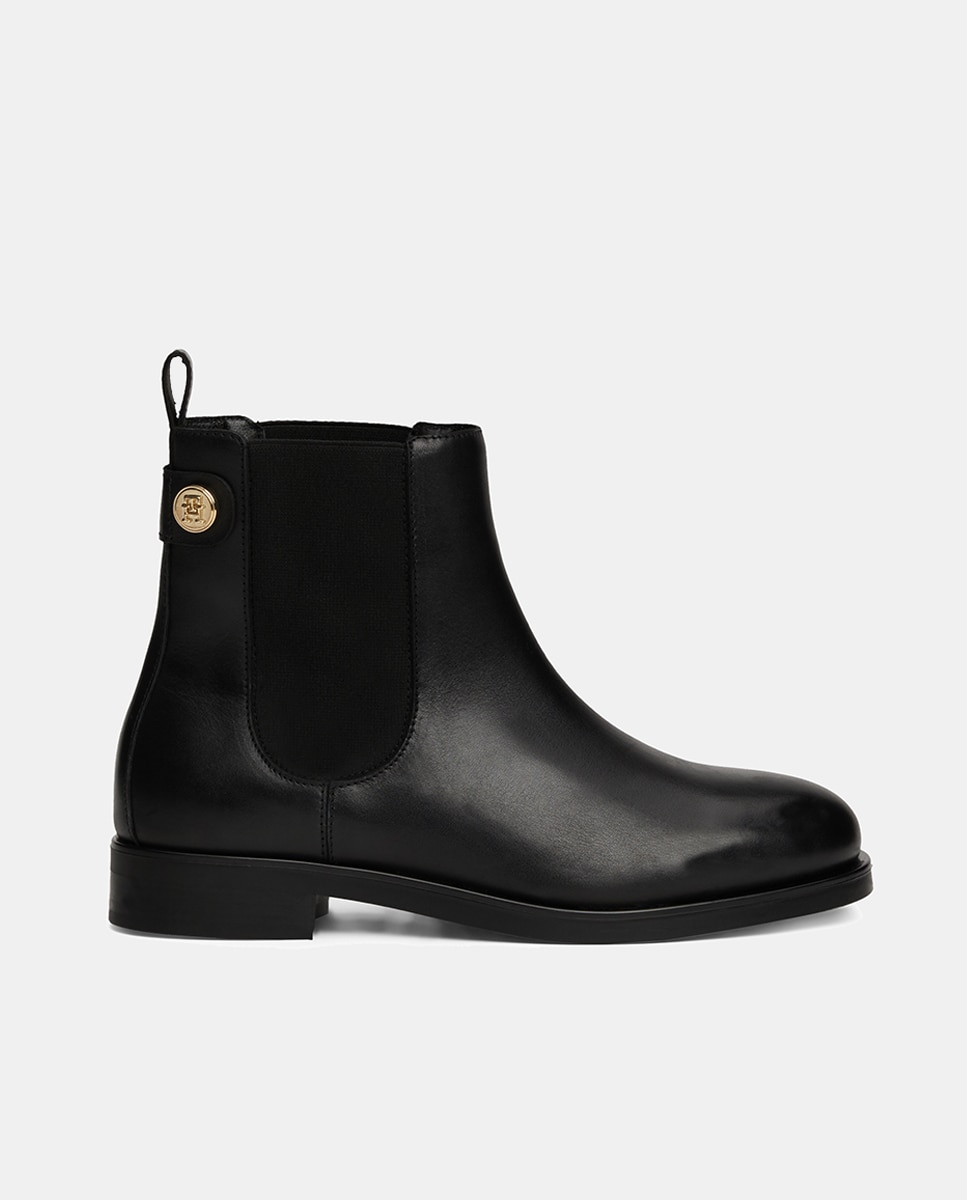 Imagen 0 de Botines Chelsea de piel con tachuela dorada con distintivo de Tommy Hilfiger