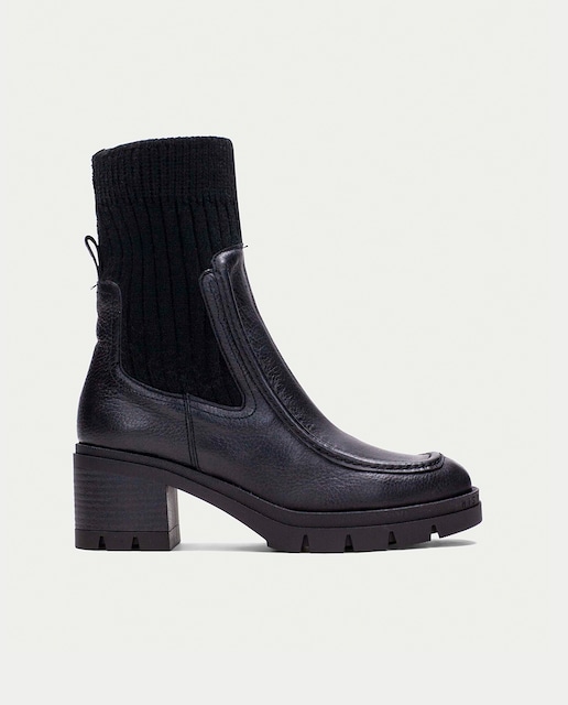 Imagen 0 de Botín con suela track  Caña tipo calcetín