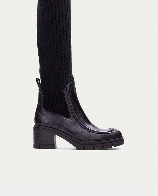 Imagen 0 de Bota con suela track  Caña tipo calcetín