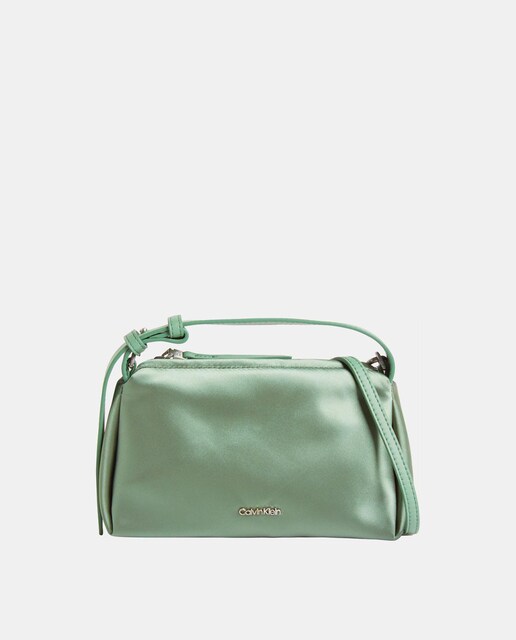 Imagen 0 de Bolso de hombro mini de satén en verde