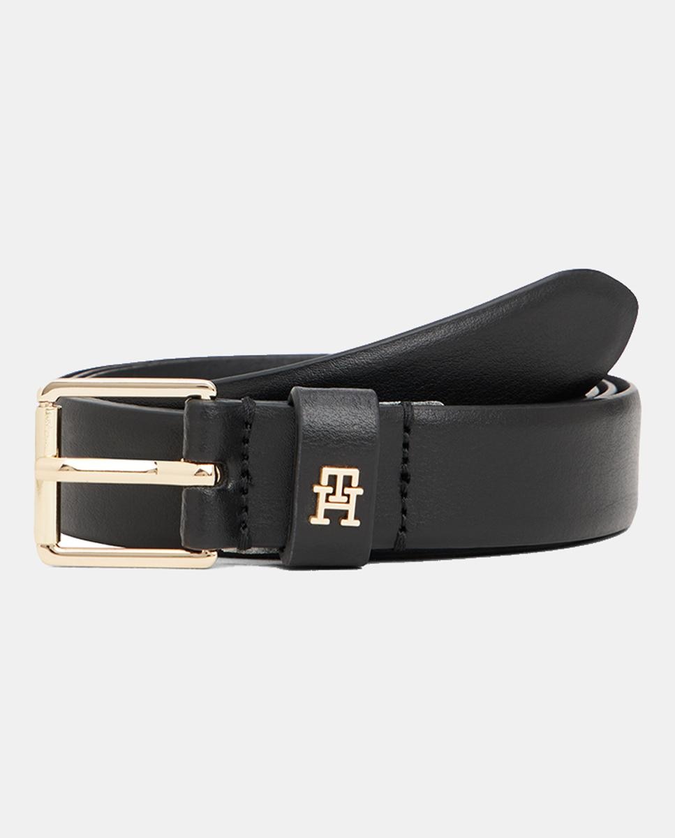 Imagen 0 de Cinturón negro mujer con hebilla dorada y logo TH de Tommy Hilfiger.
