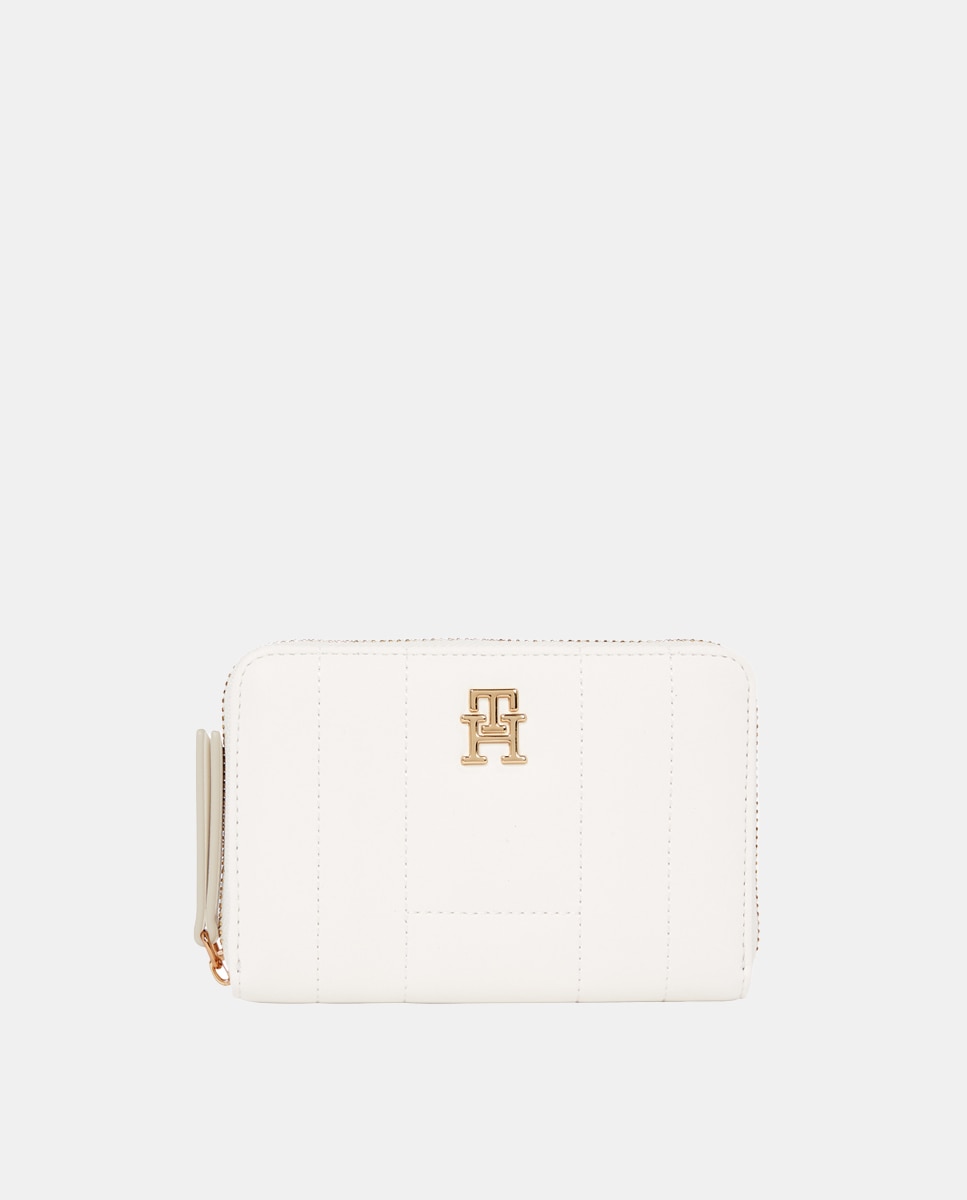 Imagen 0 de Cartera mediana en color blanco con diseño acolchado
