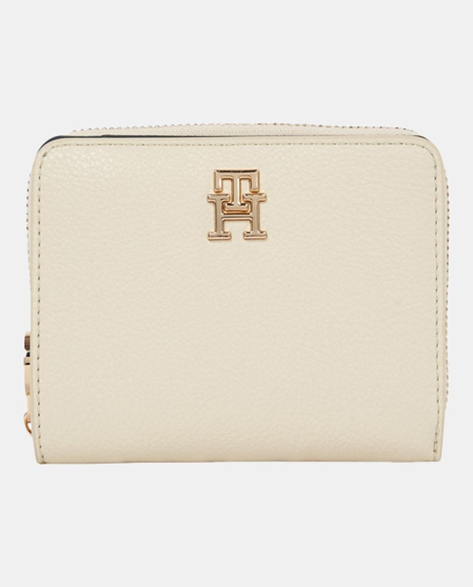Imagen 0 de Cartera mediana en color beige con logotipo metálico