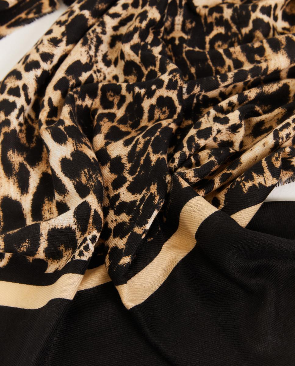 Imagen 0 de Pañuelo de mujer animal print