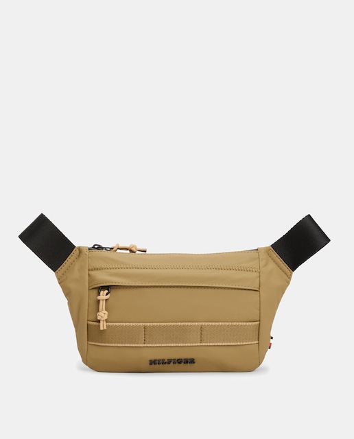 Imagen 0 de Riñonera de hombre de nylon reciclado con asa ajustable y bolsillo exterior