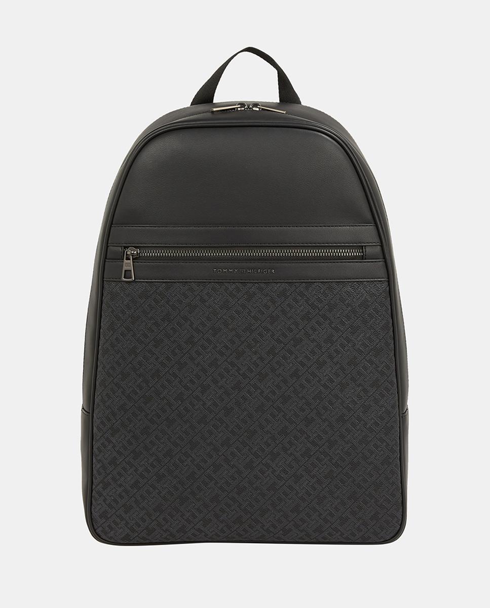Imagen 0 de Mochila de hombre en ecopiel  con bolsillo exterior y diseño monogram